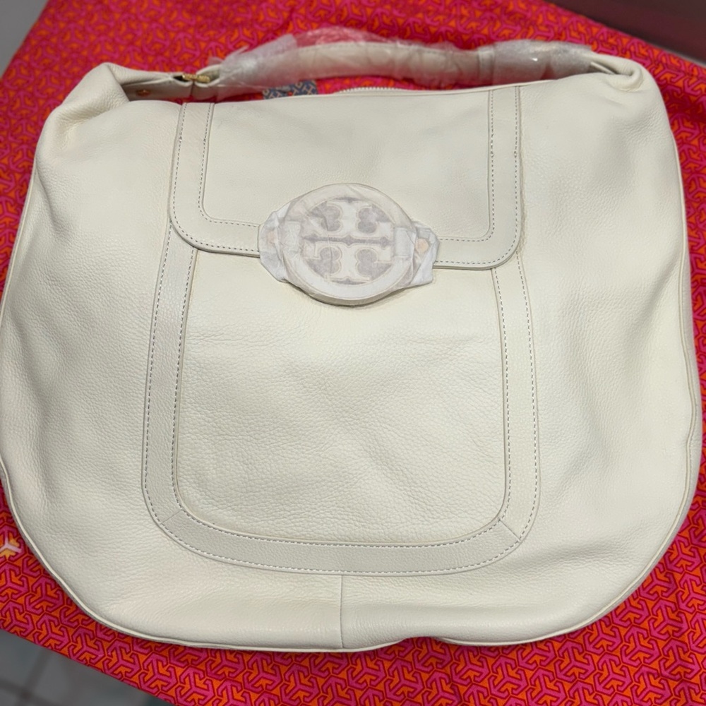 Brand New Tory Burch Amanda Tote w/ tags and dust bag